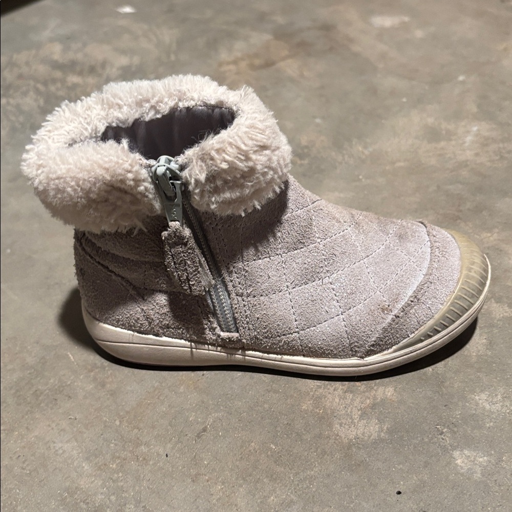 Stride Rite Chloe Girls Silver Sneaker Boots with Faux Fur - Picture 6 of 6